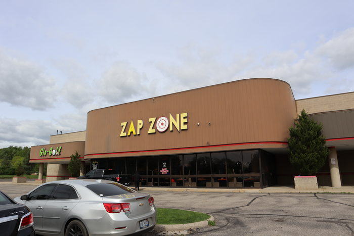 Elmwood Plaza 8 Theatres - May 22 2022 (newer photo)